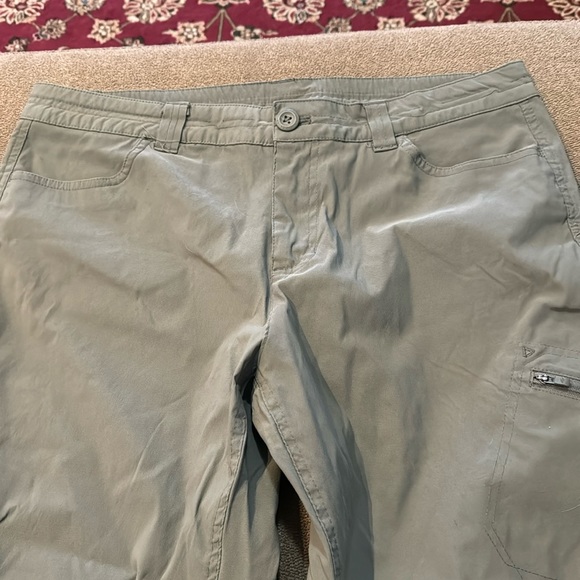 Eddie Bauer Pants - Eddie Bauer Green Nylon Hiking Cropped Pants Women’s Size 14 (TD)